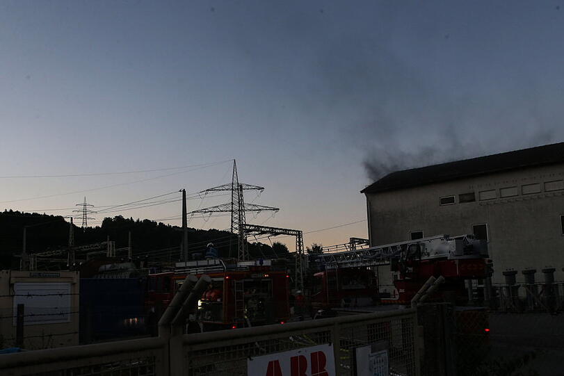 Brand in einem Umspannwerk in Simbach: Die Bilder vom Feuerwehreinsatz.