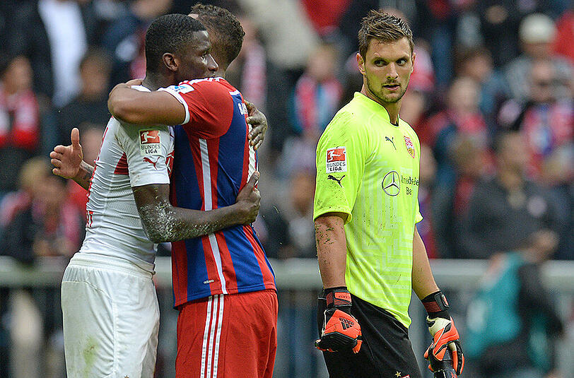 13. September 2014: Antonio Rüdiger (links) und der heutige Bayern-Ersatzkeeper Sven Ulreich (rechts) verlieren mit dem VfB Stuttgart 0:2 beim FC Bayern. Dessen Innenverteidiger Jerome Boateng tröstet Verlierer Rüdiger.