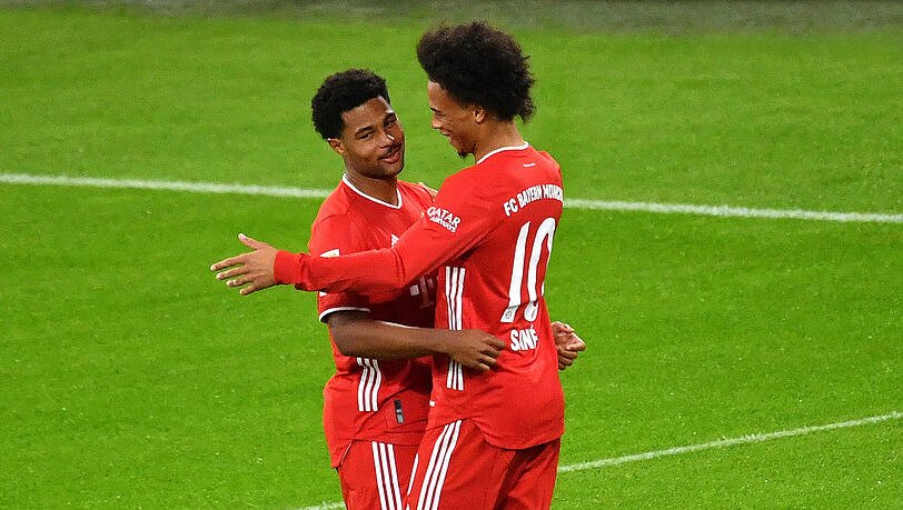 Serge Gnabry und Leroy Sané brillieren gegen Schalke 04.