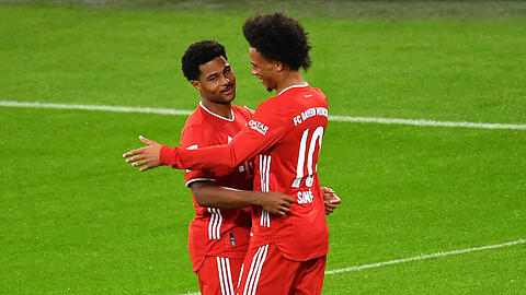 Serge Gnabry und Leroy Sané brillieren gegen Schalke 04.