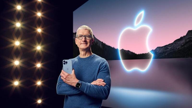 Apple-Chef Tim Cook stellt das neue iPhone 13 Pro vor. Apple-Chef Tim Cook stellt das neue iPhone 13 Pro vor.