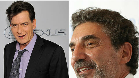 Charlie Sheen (l.) und Chuck Lorre sollten sich so schnell vermutlich nicht über den Weg laufen