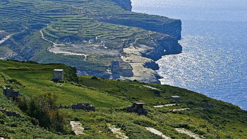 Diese 20 Meter hohe, spektakuläre Felsformation, das Azure Window, ist eine der Hauptattraktionen Gozos. Diese 20 Meter hohe, spektakuläre Felsformation, das Azure Window, ist eine der Hauptattraktionen Gozos.