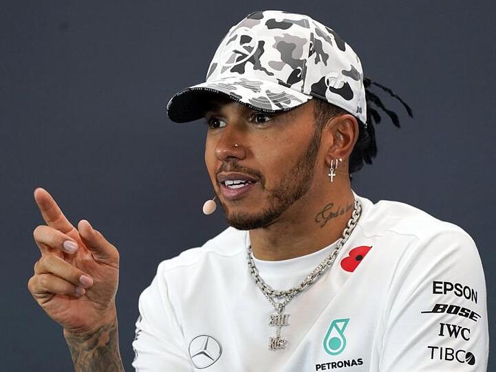 Lewis Hamilton ist auch zu den von ihm ungeliebten Einsätzen im Simulator bereit.