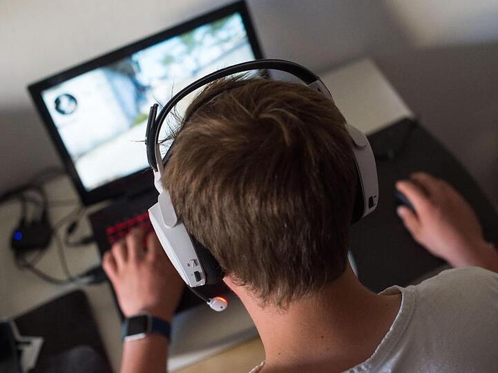 Die Bemerkungen von Innenminister Horst Seehofer zur Gamer-Szene haben für Unmut gesorgt - auch in seiner eigenen Partei.