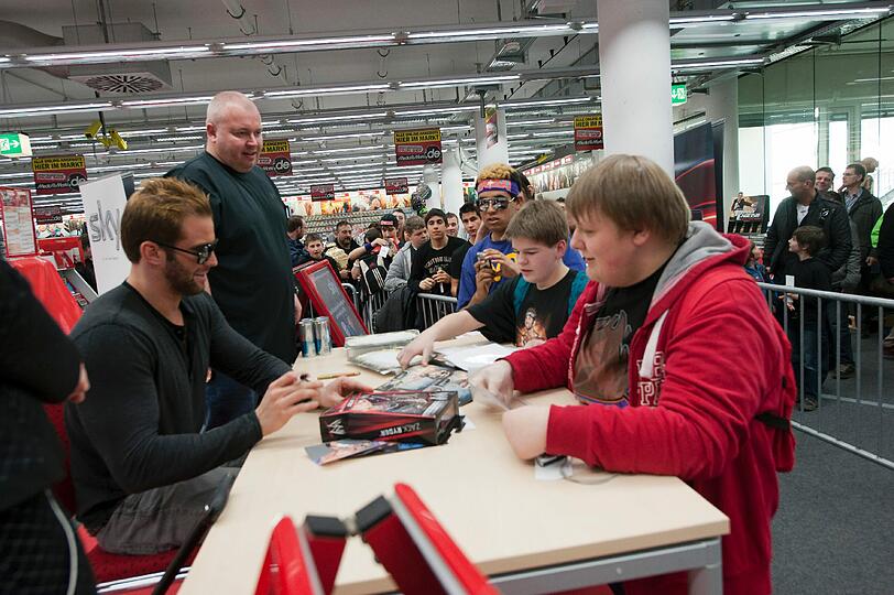 US-Wrestlingstar Zack Ryder in München bei seiner Autogrammstunde - sehen Sie hier die Bilder...