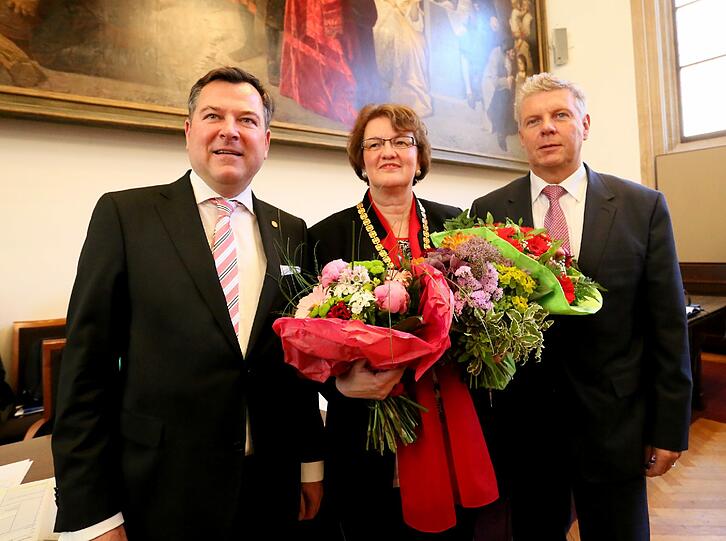 Wahl und Vereidigung der Bürgermeister vom Stadtrat: Josef Schmid (l), Christine Strobl und Dieter Reiter.