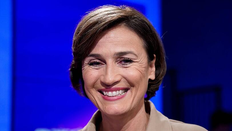 Sandra Maischberger hat Grund zum Feiern.