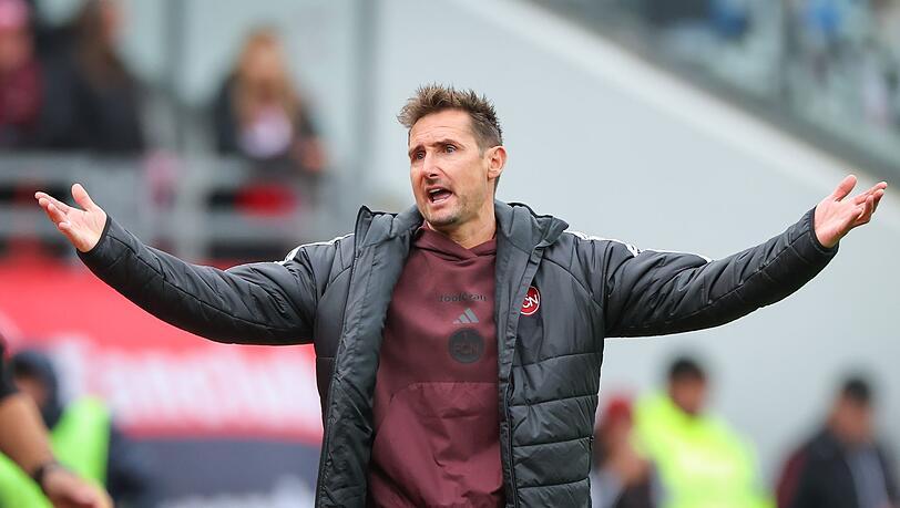 Trainer Miroslav Klose erlebt mit dem 1. FC Nürnberg derzeit eine höchst komplizierte Saison.