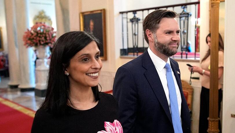 Usha und J.D. Vance sind seit 2014 verheiratet und nun vierfache Eltern. Usha und J.D. Vance sind seit 2014 verheiratet und nun vierfache Eltern.