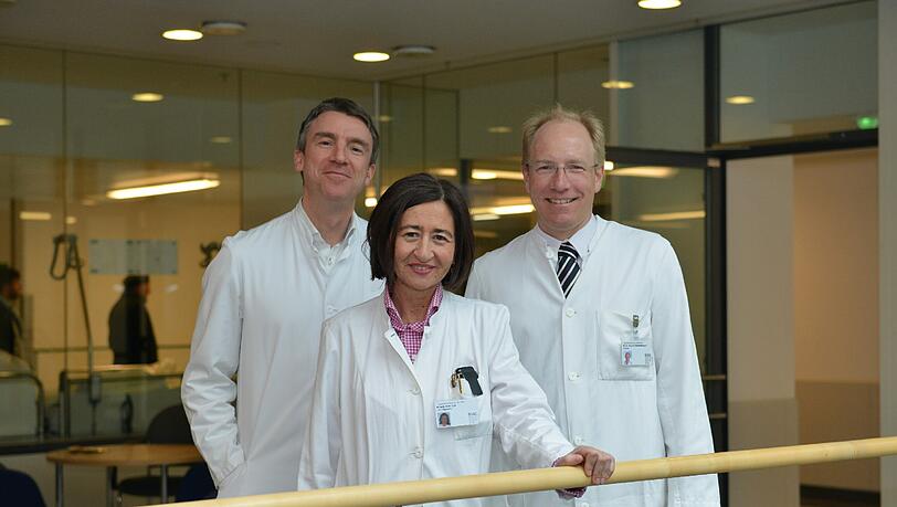 Spezialisten des interdisziplinären Gefäßzentrums am Klinikum Neuperlach (v.l.): Dr. Tobias Belting, Leitender Oberarzt der Radiologie, Dr. Amra Cuk, Leitende Oberärztin der Angiologie, und Privatdozent Dr. Rolf Weidenhagen, Chefarzt der Gefäßchirurgie. Spezialisten des interdisziplinären Gefäßzentrums am Klinikum Neuperlach (v.l.): Dr. Tobias Belting, Leitender Oberarzt der Radiologie, Dr. Amra Cuk, Leitende Oberärztin der Angiologie, und Privatdozent Dr. Rolf Weidenhagen, Chefarzt der Gefäßchirurgie.