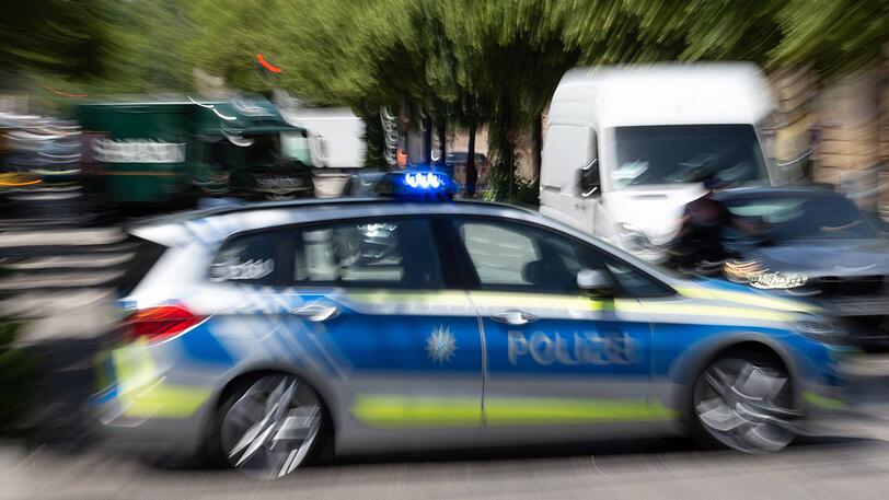 Der Streifenwagen der Polizei wurde in einen Unfall verwickelt (Symbolfoto).