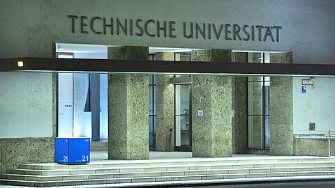Die Technische Universität München ist mit über 52.500 Studenten die zahlenmäßig größte technische Universität in Deutschland. TUM-Standorte sind neben München auch Garching, Freising, Straubing und Heilbronn.
