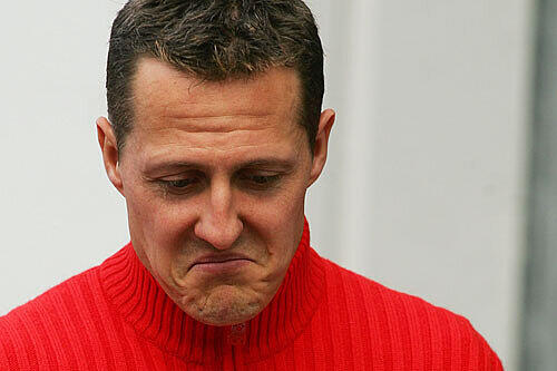 Total niedergeschlagen: Michael Schumacher trauert, weil er jetzt doch nicht in die Formel 1 zurückkehrt.
