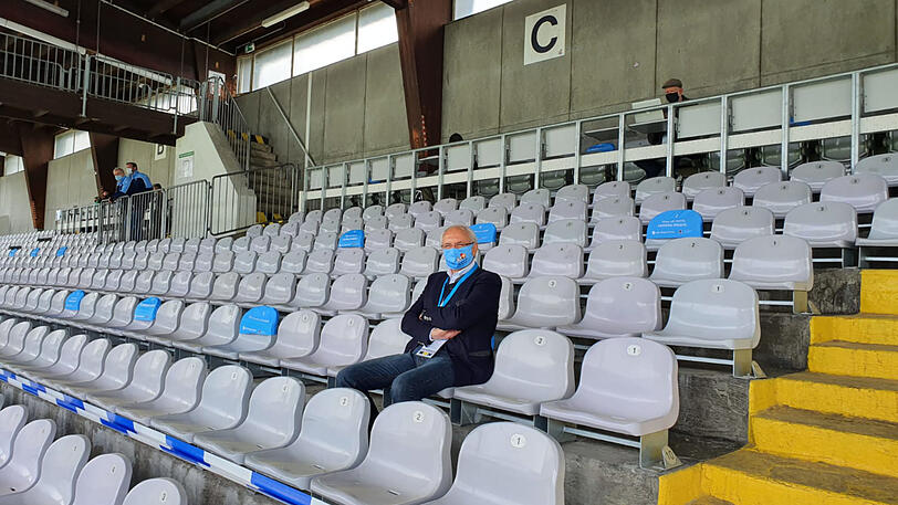 Sechzigs Vize-Präsident Hans Sitzberger im Stadion.