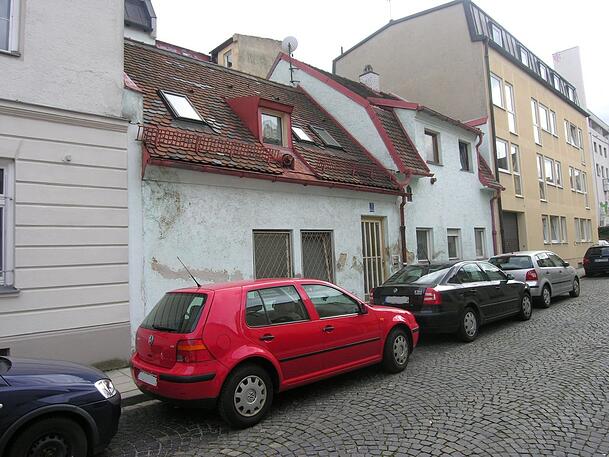 Das Uhrmacherhäusl, aufgenommen vor dem illegalen Abriss. Das Uhrmacherhäusl, aufgenommen vor dem illegalen Abriss.