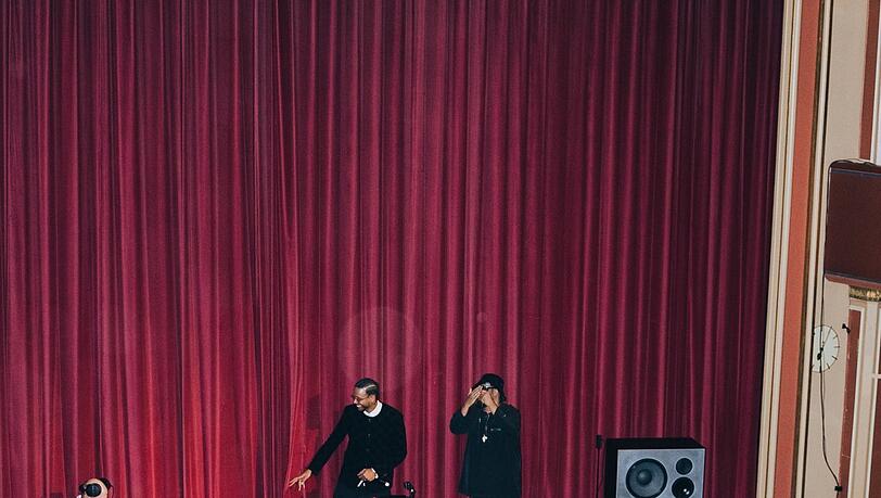 Der erste Abend von &bdquo;Chelo - The Vinyl Cinema&ldquo;: Am Ende Tanz und Standing Ovations.