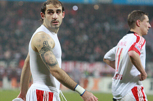 Bitter enttäuscht: die Club-Stars Javier Pinola (li.) und Marek Mintal.