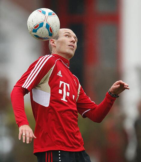 Vielleicht wird er sogar schon für das anstehende Spitzenspiel gegen Meister Borussia Dortmund in einer Woche eingesetzt.