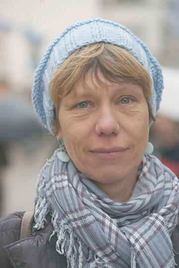 Eva-Maria Werner (47), Angestellte: &bdquo;Ich habe mir ein kleines Häuschen gekauft und es wird komplett auf Ökostrom umgestellt. Ich bin also gegen Atomkraft, weil es einfach genügend Alternativen gibt.&ldquo;