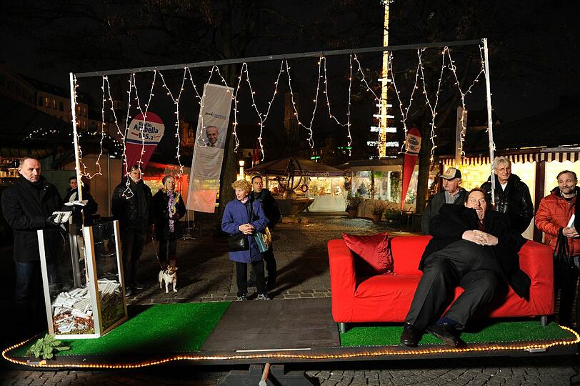 Hier mehr Bilder von der Wiege-Aktion mit Ottfried Fischer auf dem Viktualienmarkt....