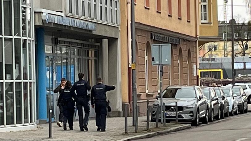 "Es wurde niemand verletzt, es bestand keine Gefahr für Leib und Leben", teilte die Münchner Feuerwehr mit. "Es wurde niemand verletzt, es bestand keine Gefahr für Leib und Leben", teilte die Münchner Feuerwehr mit.