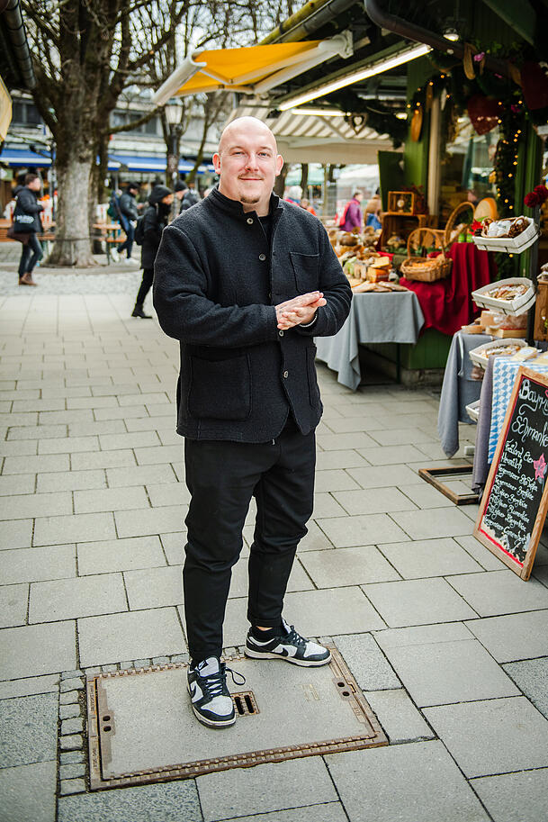 Treffen am Viktualienmarkt: Philip Windsperger vom "Münchner Gesindel" will in den Stadtrat.