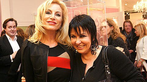 Birgit Muth und Uschi Ackermann (r.) bei "Prix de Beauté" im Oberpollinger.