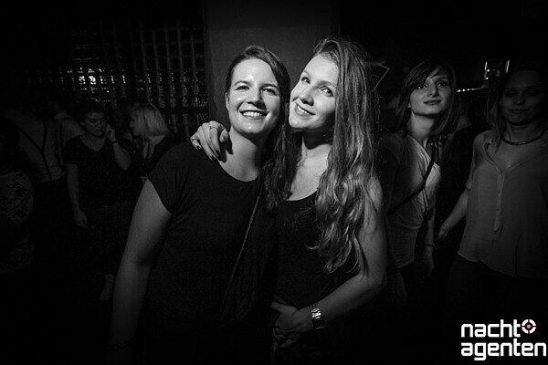 Die besten Party-Bilder vom Sonntag. Hier im Crux.