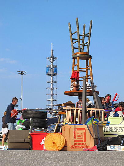 Eine Beziehungskrise in aller Öffentlichkeit (erstes Foto) und viele weitere Impressionen vom Riemer Flohmarkt.