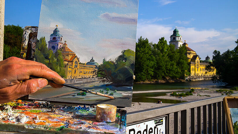 Original und Abbild: Das Müllersche Volksbad an der Isar.