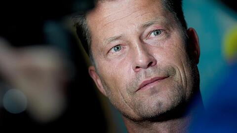 Til Schweiger macht seinem Ärger Luft.