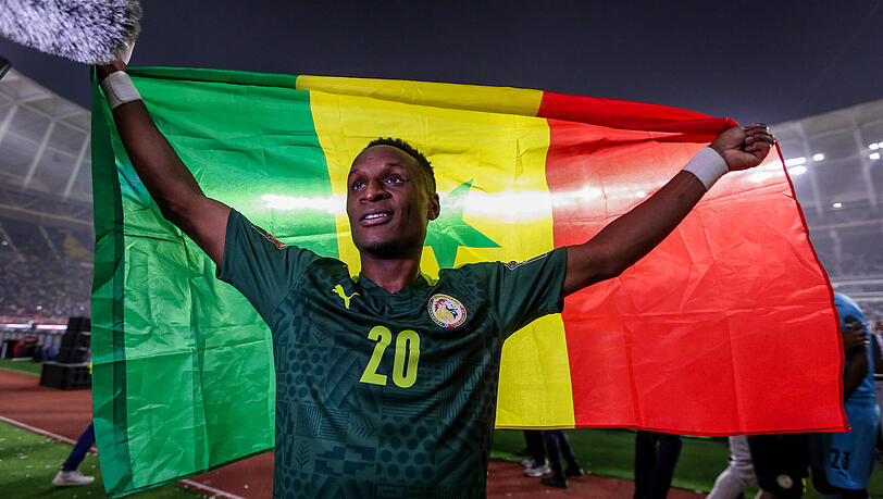 Stolzer Afrika-Cup-Sieger mit Senegal: Bouna Sarr vom FC Bayern.