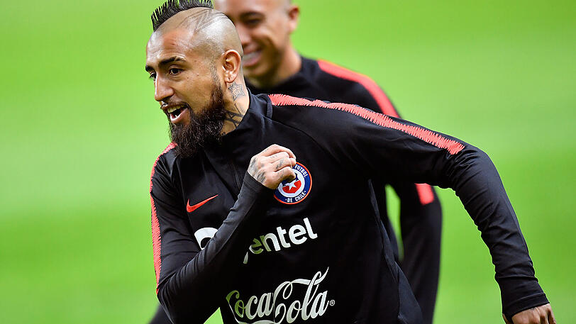 Chile gewann mit Arturo Vidal mit 2:1 gegen den deutschen WM-Gruppengegner Schweden. In Solna brachte der Mittelfeldspieler des FC Bayern seine Elf in der 22. Minute in Führung. Chile ist nicht für das Turnier in Russland qualifiziert.