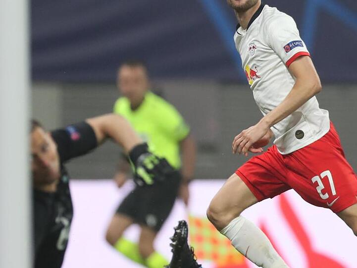 Konrad Laimer (M) glich für RB kurz nach dem Seitenwechsel aus.