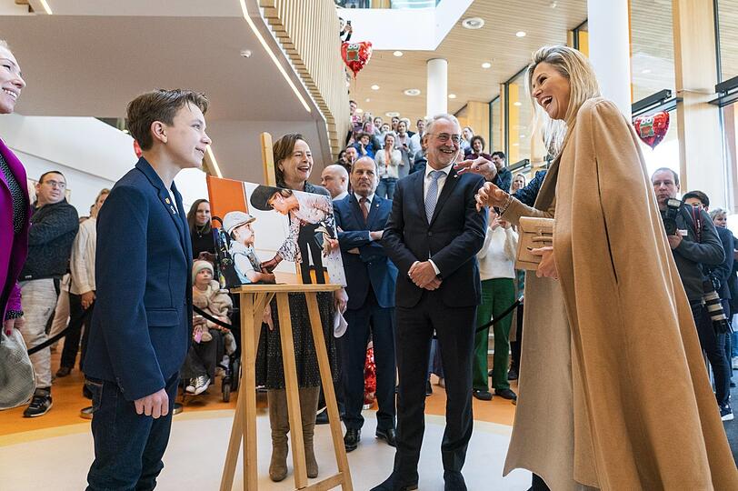 Vorbild Utrecht: Die Räume in der Kinderonkologie sind hell und freundlich. Hier ein Bild von einem Besuch der Königin Maxima.