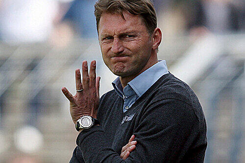 Erste Niederlage im fünften Spiel: Hachings Trainer Ralph Hasenhüttl war stinksauer.