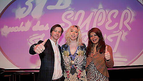Die kompetente Jury: Jonathan Beck , Kimberly Hoppe und Indira Die kompetente Jury: Jonathan Beck , Kimberly Hoppe und Indira