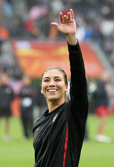 Die Torhüterin der amerikanischen Fußball-Nationalmannschaft der Damen ist einfach nur "hot". Go Hope go...