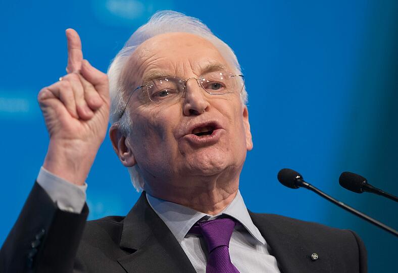 Auch Bayerns Ex-Ministerpräsident Stoiber drehte eine Ehrenrunde. Der Politiker musste die siebte Klasse wiederholen.