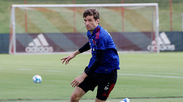 Thomas Müller ist zurück im Training des FC Bayern. (Archivbild)