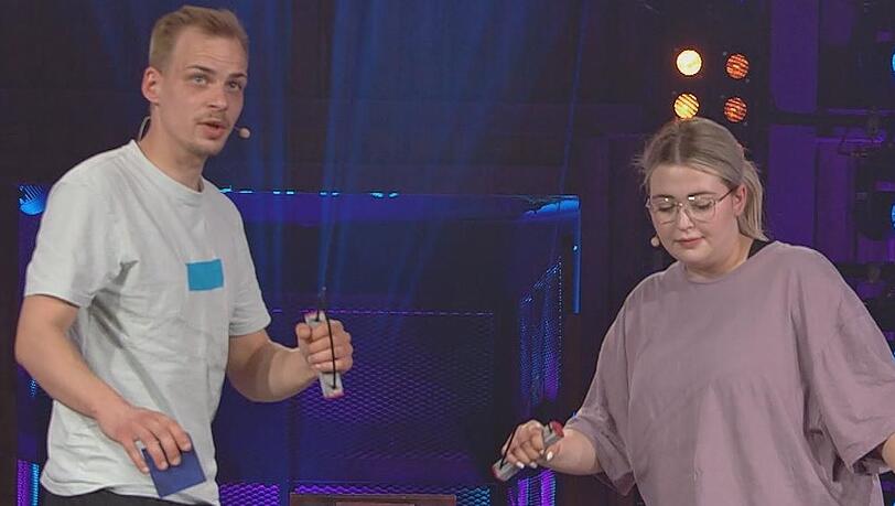 Hendrik und Sophie im Halbfinalspiel von "Das Sommerhaus der Normalos".
