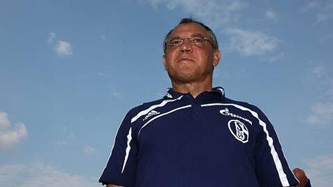 &bdquo;Schwierig, zu Beginn der Saison gegen einen Aufsteiger zu spielen&ldquo;: Schalkes Meistertrainer Felix Magath ist über den Spielplan überhaupt nicht glücklich.