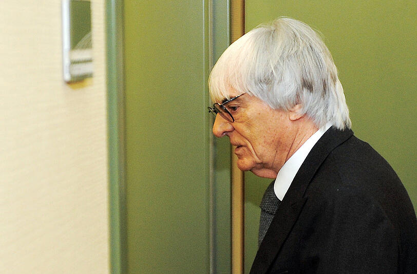 Bernie Ecclestone muss sich wegen Verdachts der Bestechung vor Gericht verantworten.