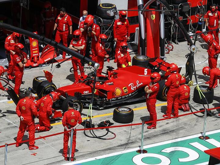 Sebastian Vettel und Ferrari erlebten beim zweiten Spielberg-Rennen einen rabenschwarzen Tag.
