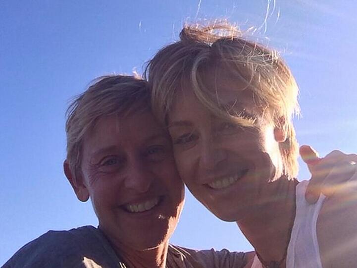 Wirken wie frisch verliebt: Ellen DeGeneres und Portia de Rossi
