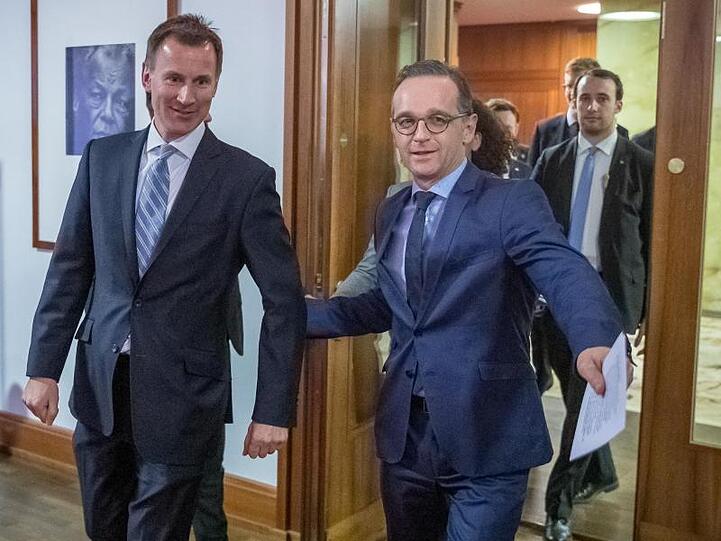 Bundesaußenminister Heiko Maas und sein britischer Amtskollege Jeremy Hunt (l) in Berlin.