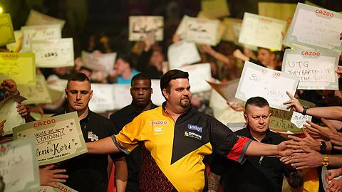 Gabriel Clemens hat bei der Darts-WM für eine weitere Überraschung gesorgt.