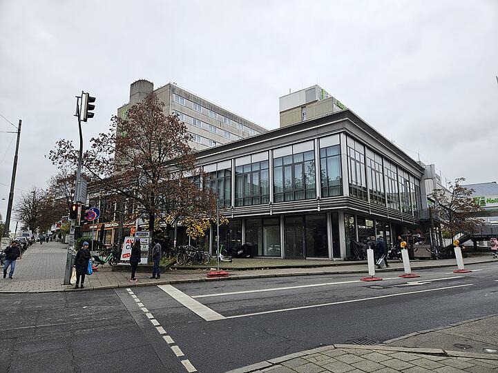 Blick aufs Motorama und Holiday Inn an der Ecke Rosenheimer- und Hochstraße heute.