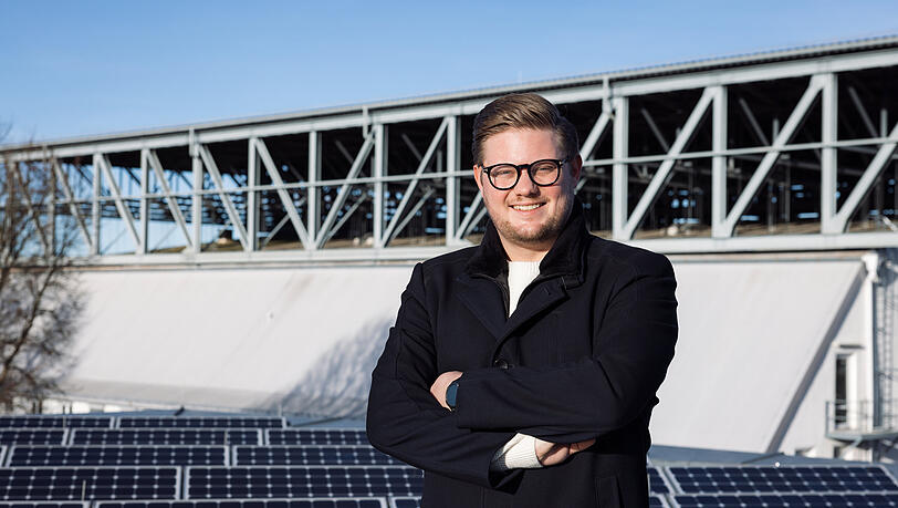Tobias Wolf ist unter anderem für "Die Rosenheim-Cops" als Green Consultant tätig. Tobias Wolf ist unter anderem für "Die Rosenheim-Cops" als Green Consultant tätig.